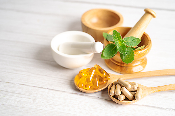 포토 JPG 해외이미지 그릇 건강 사람없음 알약 약 숟가락 허브 유기농 절구 절구방아 해외포토 식물 식기 웰빙 의학 수저 도구 파일형식 이미지허브