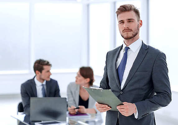 포토 JPG 해외이미지 백인 직업 남자 행복 비즈니스 사업가 창문 성공 넥타이 설계 노동자 직장 실내 서기 미소 사람 성인 두명 사무실 업무 비즈니스맨 그룹 대표 동료 경영자 환영 보여주기 해결 변호사 서류판 심각 지능 해외포토 서양인 잡화 감정 컨셉 회사 관계 모션 표정 내부 사무용품 작업 직장인 리더 파일형식 이미지허브