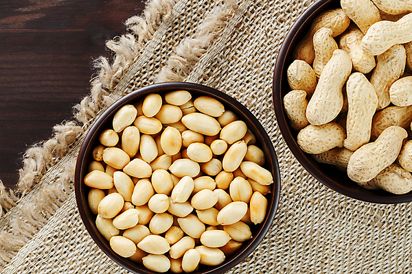 포토 JPG 해외이미지 그릇 실내 사람없음 견과류 유기농 담기 땅콩 나무탁자 땅콩껍질 해외포토 식기 웰빙 모션 탁자 내부 껍질 파일형식 이미지허브