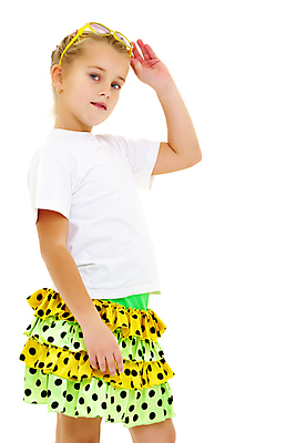 포토 JPG 해외이미지 백인 모델 1 라이프스타일 드레스 여자 행복 안경 어린이 포즈 백그라운드 휴가 한명 미소 사람 야외 여름 선글라스 태양 뷰티 유행 기쁨 흰색 표현 아기 화려 작음 시원함 고립 스타일 해외포토 자연요소 서양인 잡화 옷 계절 감정 컬러 컨셉 표정 생활 크기 파일형식 이미지허브