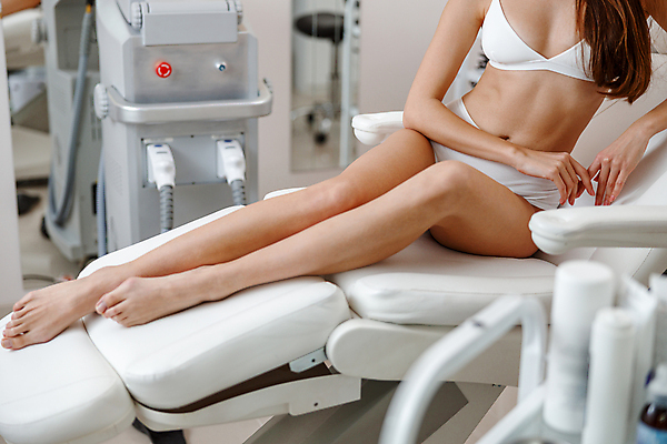 포토 JPG 해외이미지 라이프스타일 웰빙 여자 행복 얼굴 신체 휴식 실내 건강 병원 한명 사람 치료 가로 뷰티 상점 스파 장비 마사지 속옷 매끈함 캐비닛 피부 휴양지 스킨케어 테라피 삭제 돌봄 위생관리 해외포토 1 옷 감정 컨셉 의학 모션 관리 내부 생활 신체부위 장소 감각 사물함 파일형식 이미지허브