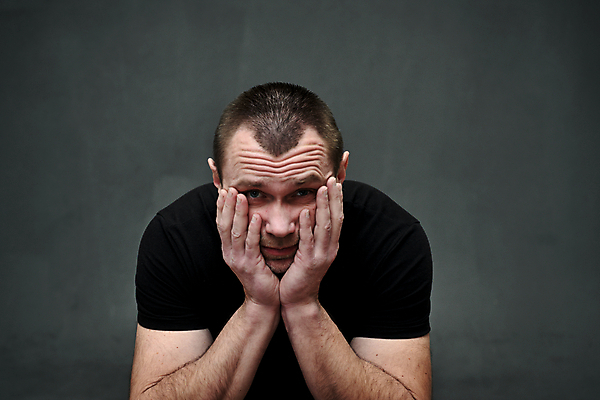 포토 JPG 해외이미지 백인 직업 손 남자 감정 얼굴 중년 백그라운드 셔츠 비즈니스 한명 사람 성인 검은색 놀람 표현 비즈니스맨 몸무게 큼 비만 스마트 코믹 공상 경영 고립 우화 혼란 스타일 표현성 해외포토 서양인 1 컬러 컨셉 상의 표정 신체부위 직장인 크기 몸매 파일형식 이미지허브