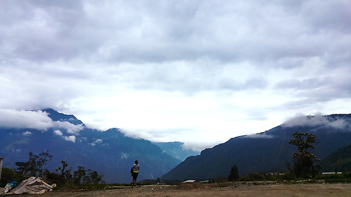 포토 JPG 해외이미지 식물 구름 외관 여자 스포츠 여행 티셔츠 난간 자연 바람 휴가 산 안테나 미소 풍경 사람없음 건물 초록색 햇빛 여행객 계단 트래킹 도시 도심 언덕 에콰도르 타운 단계 아마존 옛날 해외포토 자연요소 건축물 컬러 셔츠 통신 레저 날씨 표정 사람 태양 남아메리카 생태계 파일형식 이미지허브