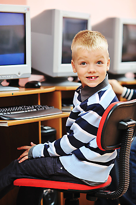 포토 JPG 해외이미지 여자 교육 남자 행복 어린이 의자 교실 학교 수업 함께함 사람 앉기 소년 친구 학습 스터디 컴퓨터 교사 가르침 그룹 책상 어린이만 해외포토 직업 감정 가구 컨셉 관계 모션 전자제품 파일형식 이미지허브