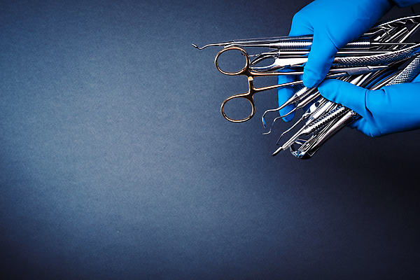 포토 JPG 해외이미지 직업 손 장갑 백그라운드 손가락 건강 치과 병원 사람없음 치료 파란색 약 금속 어둠 장비 회색 시험 의사 흰색 기구 공구 잡기 치아 오브젝트 치과의사 외과 돌봄 위생관리 철강 카피스페이스 해외포토 잡화 교육 컬러 의학 모션 재질 관리 신체부위 공백 의료진 도구 소화기관 파일형식 이미지허브