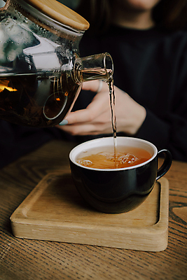 포토 JPG 해외이미지 백인 1 전통 라이프스타일 손 여자 행복 커피 음료 음식 백그라운드 탁자 주전자 아침 건강 미소 사람 성인 사람없음 컵 초록색 물 주방 놀람 카페 흰색 관찰 키보드 잡기 뜨거움 서핑 붓기 차 달콤 소프트포커스 찻주전자 갈증 허브 만들기 단절 혼자 맛있는 해외포토 주간 자연요소 서양인 식물 식기 감정 컬러 가구 모션 주방용품 촬영기법 표정 생활 신체부위 상점 수상스포츠 맛 파일형식 이미지허브