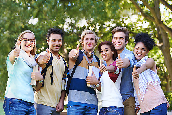 포토 JPG 해외이미지 주간 학생 라이프스타일 응시 여자 교육 남자 행복 대학생 들기 여러명 상반신 성인 야외 옆모습 아웃포커스 친구 캠퍼스라이프 우정 최고 대학교 성인만 해외포토 자연요소 시선 감정 뷰포인트 다수 학교 관계 모션 촬영기법 사람 생활 파일형식 이미지허브