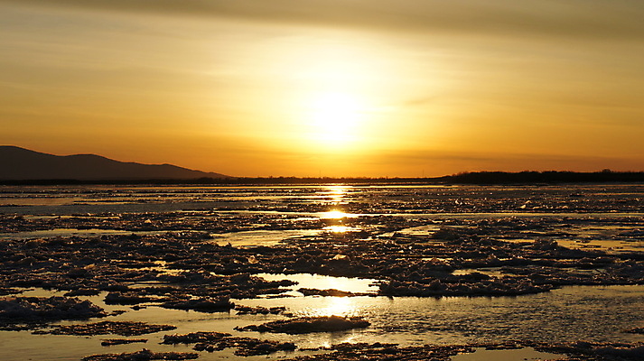 포토 JPG 해외이미지 겨울 오렌지 하늘 사람없음 물 강 태양 얼음 일몰 저녁 11월 해외포토 자연요소 계절 과일 노을 날짜 야간 파일형식 이미지허브