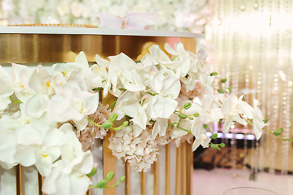 포토 JPG 해외이미지 디자인 꽃 꽃다발 결혼 탁자 결혼식 기념 이벤트 사람없음 장식 장미 파티 축하 해외포토 식물 가구 컨셉 파일형식 이미지허브