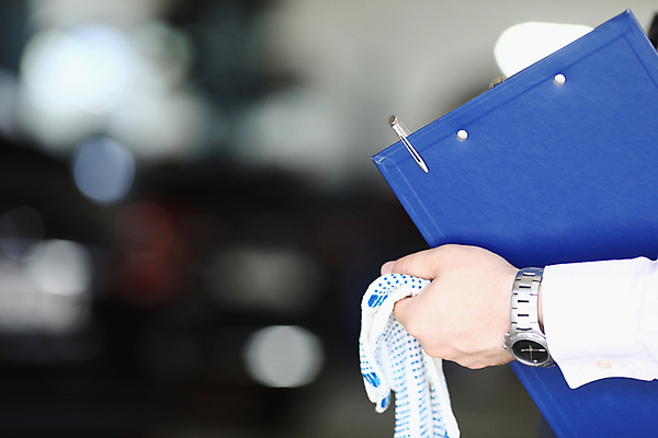 포토 JPG 해외이미지 직업 손 남자 포즈 장갑 자동차 노동자 작업복 미소 사람 사람없음 기계 기구 공구 업무 바퀴 센터 작업실 수리 역 고객 묘사 서비스 파이프 고정 튜브 환영 정비공 기어 편리함 모터 유지 그만 서류판 자동 재주꾼 차고 헬프 해외포토 잡화 옷 육상교통 컨셉 교통시설 표정 신체부위 사무용품 도구 작업 도움 기술자 파일형식 이미지허브