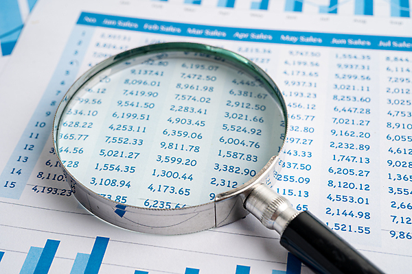 포토 JPG 해외이미지 비즈니스 통계 돋보기 그래프 사람없음 금융 경제 반사 자료 정보 주식 분석 보고서 문서 회계 주식거래 주식시장 주식표 해외포토 컨셉 거래 파일형식 이미지허브