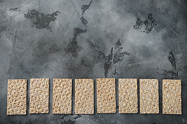 포토 JPG 해외이미지 회색배경 실내 사람없음 하이앵글 크래커 일렬 카피스페이스 호밀크래커 해외포토 뷰포인트 백그라운드 내부 쿠키 공백 회색 파일형식 이미지허브