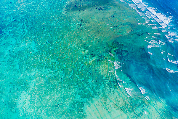 포토 JPG 해외이미지 주간 파도 바다 사람없음 야외 여름 파란색 여름풍경 항공촬영 해외포토 자연요소 계절 뷰포인트 컬러 풍경 파일형식 여름_계절 이미지허브