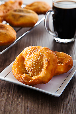 포토 JPG 해외이미지 전통 음식 재료 요리 동양인 사람없음 갈색 중국 튀김 지성 막대기 황금 도넛 아침식사 먹기 향신료 햄 반죽 밀가루 깨 5 숯 말레이시아 깊이 번 입가심 페스츄리 해외포토 아시아 빵 컬러 식재료 모션 디저트 육류 인종 숫자 식사 조미료 가루 향미료 파일형식 이미지허브