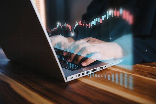 포토 JPG 해외이미지 직업 컨셉 돈 인터넷 회사 비즈니스 성공 그래프 관리 사람 사람없음 금융 경제 노트북 컴퓨터 글로벌 사무실 디지털 스크린 성장 비즈니스우먼 네트워크 시장 재산 암호 계획 주식 가격 중개인 분석 무역 보고서 외화 투자 이익 온라인 경영 마케팅 자금 투자자 해외포토 여자 산업 전자제품 직장인 파일형식 이미지허브