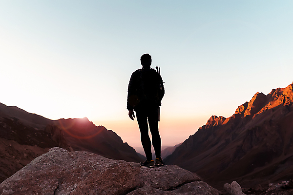 포토 JPG 해외이미지 남자 행복 실루엣 여행 자국 자연 산 건강 파노라마 한명 사람 풍경 야외 빨간색 태양 여행객 일출 검은색 일몰 새벽 산책 트래킹 하이킹 사막 자유 바위 지중해 오르기 알프스 탐사 칠면조 발견 백패커 절정 카자흐스탄 하이커 혼자 해외포토 자연요소 1 감정 유럽 아시아 바다 컬러 컨셉 모션 조류 레저 휴식 촬영기법 노을 돌_바위 생태계 파일형식 이미지허브