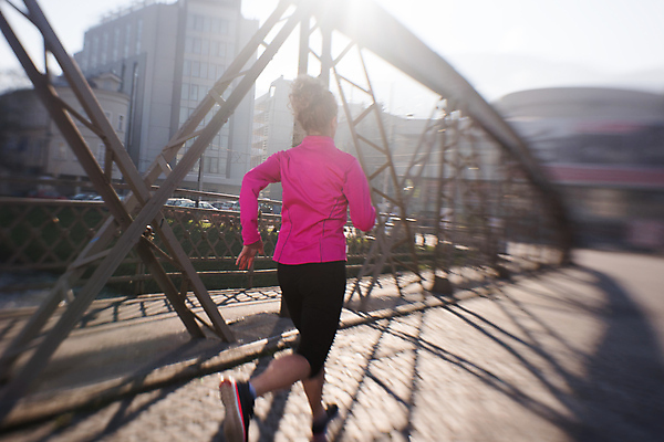 포토 JPG 해외이미지 전신 라이프스타일 여자 아침 건강 한명 성인 야외 뒷모습 운동복 달리기 조깅 햇빛 유산소운동 러닝 성인여자한명만 해외포토 주간 1 옷 뷰포인트 모션 사람 생활 운동 태양 여자한명만 성인여자만 파일형식 이미지허브