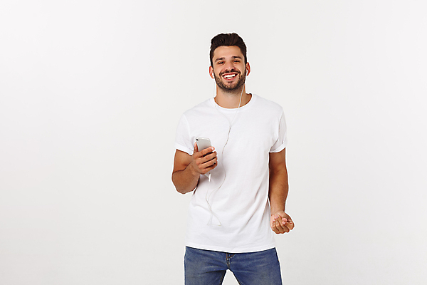 포토 JPG 해외이미지 남자 이어폰 실내 한명 상반신 성인 앞모습 스마트폰 음악감상 춤 즐거움 성인남자한명만 해외포토 1 감정 뷰포인트 음향기기 문화예술 사람 내부 핸드폰 스마트기기 감상 남자한명만 성인남자만 파일형식 이미지허브