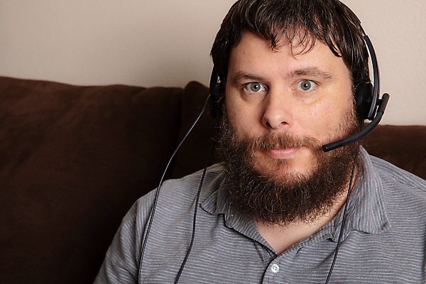 포토 JPG 해외이미지 직업 라이프스타일 이어폰 인터넷 비즈니스 통신 모바일 노동자 주택 직장 한명 사람 앉기 내부 스마트폰 컴퓨터 소파 사무실 헤드폰 방 타이핑 업무 작업 네트워크 센터 부름 온라인 소셜 프리랜서 해외포토 1 음향기기 의자 회사 모션 건물 생활 전자제품 핸드폰 스마트기기 파일형식 이미지허브