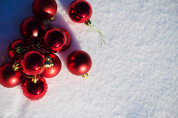 포토 JPG 해외이미지 주간 크리스마스장식 겨울 사람없음 야외 하이앵글 눈 오너먼트 카피스페이스 해외포토 자연요소 계절 뷰포인트 크리스마스 날씨 공백 파일형식 이미지허브