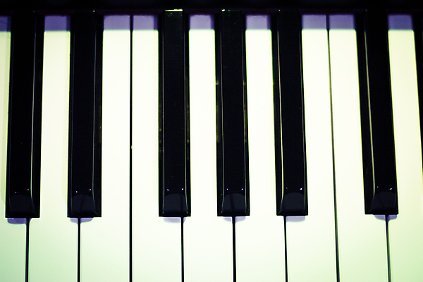 포토 JPG 해외이미지 음악 놀이 열쇠 추상 미술 한명 취미 검은색 화목 소리 콘서트 공연 음악가 흰색 기구 키보드 피아노 클래식 우아함 오디오 상아 재즈 멜로디 뮤지컬 해외포토 직업 1 컬러 컨셉 무늬 문화예술 사람 이벤트 전자제품 건반악기 파일형식 이미지허브