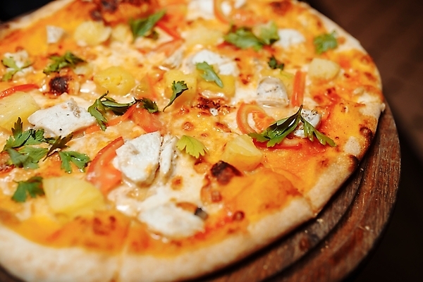 포토 JPG 해외이미지 템플릿 전통 배너 음식 조각 토마토 재료 탁자 치즈 피자 육류 요리 사람없음 목재 우주 식사 저녁식사 이탈리아 껍질 신선 뜨거움 소시지 맛 정상 굽기 먹기 속도 레이아웃 매움 슬라이스 반죽 후추 점심식사 모짜렐라치즈 살라미 소셜 페퍼로니 해로움 목업 맛있는 해외포토 나무 유럽 가구 컨셉 채소 식재료 모션 유제품 패스트푸드 서양음식 가공식품 구이 향신료 파일형식 이미지허브