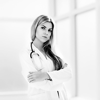 포토 JPG 해외이미지 직업 1 응시 여자 무기 컨셉 유니폼 청진기 성공 아침 실내 건강 병원 한명 서기 미소 사람 성인 치료 빛 약 기쁨 의사 흰색 공구 자신감 분석 문서 테라피 청사진 보험 교차 돌봄 치료사 해외포토 주간 시선 옷 감정 컬러 의학 의료기기 모션 표정 내부 뷰티 의료진 도구 파일형식 이미지허브