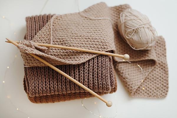 포토 JPG 해외이미지 실내 따뜻함 사람없음 목도리 뜨개질 털실 흰배경 실타래 해외포토 잡화 백그라운드 취미 내부 흰색 실 파일형식 이미지허브