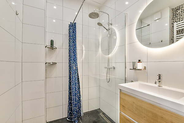 포토 JPG 해외이미지 실내 사람없음 인테리어 욕실 세면대 화장실 심플 샤워기 샤워실 욕실거울 해외포토 디자인 내부 거울 샤워시설 파일형식 이미지허브