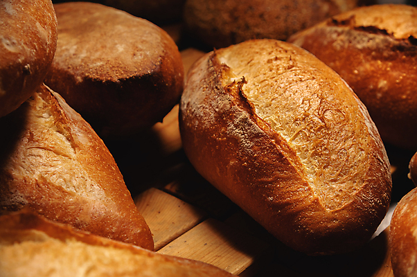 포토 JPG 해외이미지 전통 음식 빵 백그라운드 건강 사람없음 갈색 저녁식사 빵집 껍질 흰색 시골 신선 뜨거움 맛 아침식사 낟알 시리얼 밀 굽기 먹기 유기농 반죽 밀가루 장인 덩어리 핸드메이드 해외포토 웰빙 컬러 컨셉 모션 곡류 상점 식사 가루 구이 파일형식 이미지허브