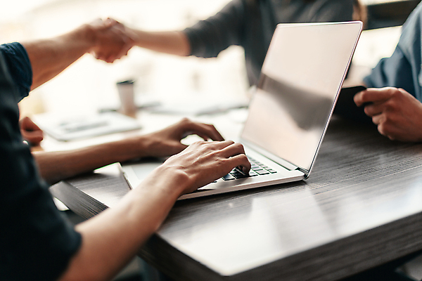 포토 JPG 해외이미지 직업 남자 종이 컨셉 돈 인터넷 비즈니스 통신 그래프 직장 흑백 관리 사람없음 금융 노트북 스터디 사무실 자료 업무 작업실 계산 뉴스 닫기 계획 연결 예측 무선전화기 책상 분석 상담 문서 회계 세금 회계사 카피스페이스 브레인스토밍 해외포토 가구 회사 모션 촬영기법 사람 경제 전자제품 학습 공백 작업 재산 전화기 파일형식 이미지허브