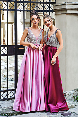 포토 JPG 해외이미지 전신 백인 헤어스타일 드레스 여자 유럽 여행 결혼 2 결혼식 갈색머리 사랑 이벤트 야외 두명 금발 뷰티 유행 보라색 수확 흰색 축하 클래식 고급 우아함 은색 정상 제비꽃 복고 대문 라벤더 라일락 접기 스타일 해외포토 서양인 옷 꽃 감정 나라 컬러 컨셉 농업 모션 사람 문 허브 파일형식 이미지허브