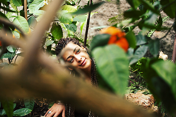 포토 JPG 해외이미지 나무 식물 라이프스타일 웰빙 공원 여자 무기 컨셉 오렌지 과일 청소년 자연 휴가 창조 한명 서기 사람 인종 20대 성인 야외 초록색 햇빛 뷰티 기쁨 에너지 자유 신선 숲 개성 팔 열대기후 해외포토 1 공공시설 감정 컬러 모션 청년 생활 신체부위 태양 생태계 파일형식 이미지허브