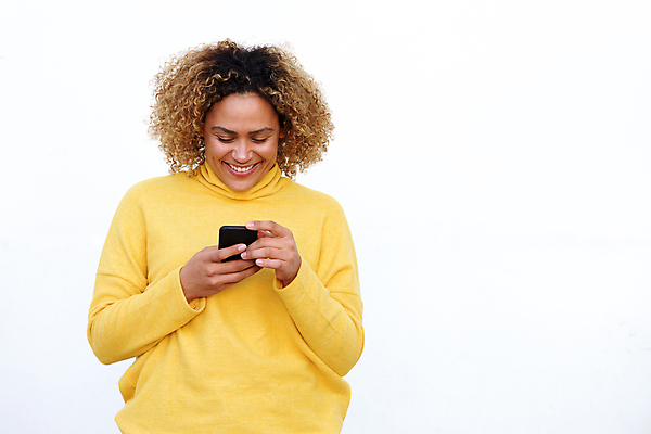 포토 JPG 해외이미지 모델 1 라이프스타일 손 응시 여자 행복 얼굴 벽 백그라운드 텍스트 모바일 한명 웃음 사람 성인 스마트폰 우주 검은색 흰색 표현 잡기 메시지 스웨터 전화기 스마트 고립 굴곡 섞기 해외포토 시선 감정 컬러 컨셉 상의 모션 표정 생활 신체부위 핸드폰 스마트기기 파일형식 이미지허브