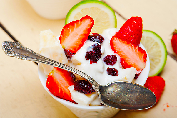 포토 JPG 해외이미지 그릇 딸기 사람없음 숟가락 신선 가득함 라임 크랜베리 요거트볼 해외포토 식기 열매 과일 수저 요거트 파일형식 이미지허브