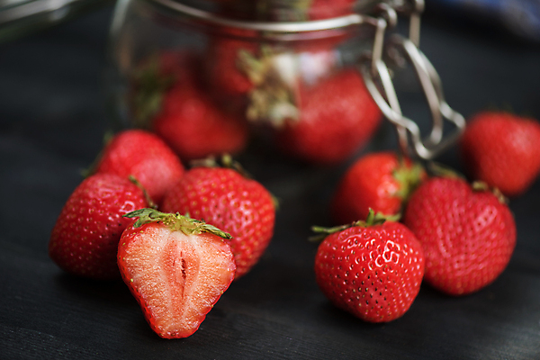 포토 JPG 해외이미지 딸기 잔 근접촬영 사람없음 빨간색 신선 해외포토 식기 뷰포인트 컬러 과일 파일형식 이미지허브