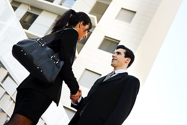 포토 JPG 해외이미지 백인 직업 여자 남자 2 비즈니스 사업가 성공 노동자 악수 협상 미소 사람 정장 성인 두명 사무실 힘 축하 인사 비즈니스맨 비즈니스우먼 결합 계약 사인 흔들림 만족 면접 떨림 넘어짐 통일 카피스페이스 해외포토 서양인 옷 감정 컨셉 모션 표정 손짓 공백 예절 직장인 파일형식 이미지허브