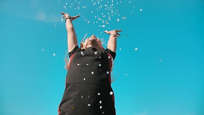 포토 JPG 해외이미지 백인 1 여자 행복 감정 얼굴 어린이 분홍색 백그라운드 컨셉 놀이 휴가 새로움 한명 미소 웃음 사람 장식 여름 파란색 파티 유행 축제 줄무늬 기쁨 흰색 축하 표현 생일 꽃가루 고립 해외포토 서양인 계절 기념일 컬러 무늬 표정 이벤트 신체부위 가루 파일형식 이미지허브