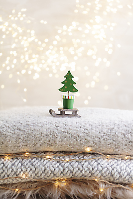 포토 JPG 해외이미지 나무 라이프스타일 디자인 계절 별 백그라운드 크리스마스 겨울 탁자 휴가 새해 주택 따뜻함 사람없음 목재 장식 크리스마스트리 우주 축제 낭만 수확 흰색 시골 신용카드 12월 스웨터 심볼 전나무 양모 구성 정물화 크리스마스배경 안락 해외포토 자연요소 식물 기념일 컬러 가구 컨셉 상의 농업 재료 건물 생활 금융 직물 날짜 그림 파일형식 이미지허브