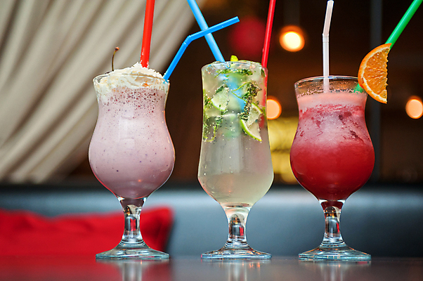 포토 JPG 해외이미지 빨대 사람없음 다양 냉음료 모히토 스무디 휘핑크림 해외포토 음료 다수 칵테일 크림 휘핑 파일형식 이미지허브