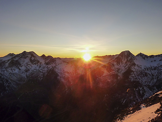 포토 JPG 해외이미지 문화 도로 여행 백그라운드 겨울 자연 하늘 휴가 산 파노라마 사람없음 책 초록색 교회 이탈리아 발표 도서관 고독 숲 건축가 작가 사인 그림 빙하 알프스 천국 서명 무임승차 해외포토 직업 계절 교육 감정 유럽 길 컬러 종교건축 교통시설 촬영기법 건물 승차 생태계 파일형식 이미지허브