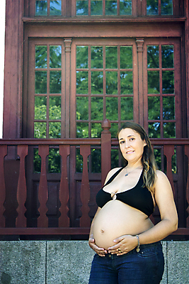 포토 JPG 해외이미지 백인 라이프스타일 여자 행복 벽 가족 자연 엄마 휴식 주택 사랑 한명 미소 사람 성인 야외 희망 임산부 임신 터치 흰색 청바지 아기 태교 돌봄 복부 해외포토 서양인 1 감정 컬러 컨셉 바지 관계 모션 표정 건물 생활 신체부위 생태계 파일형식 이미지허브