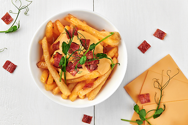 포토 JPG 해외이미지 그릇 조각 사람없음 하이앵글 감자튀김 베이컨 바삭바삭 해외포토 식기 뷰포인트 컨셉 감자 돼지고기 튀김 파일형식 이미지허브