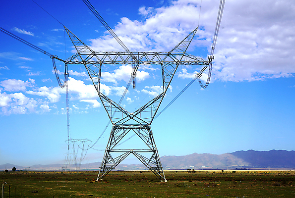 포토 JPG 해외이미지 산업 선 비즈니스 건축양식 하늘 사람없음 파란색 탑 금속 힘 에너지 철사 봉 철탑 공학 변압기 분배 전압 철강 공급 해외포토 건축물 교육 건축 컬러 재질 파일형식 이미지허브