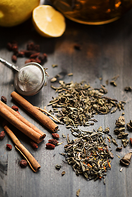 포토 JPG 해외이미지 티타임 근접촬영 사람없음 아웃포커스 레몬 찻잎 시나몬스틱 차거름망 해외포토 뷰포인트 과일 휴식 촬영기법 차_음료 시나몬 파일형식 이미지허브