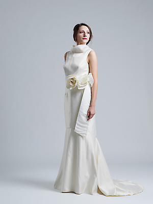 포토 JPG 해외이미지 전신 모델 응시 드레스 여자 행복 웨딩드레스 포즈 결혼 한명 서기 성인 사람없음 옆모습 우아함 성인여자한명만 해외포토 1 시선 옷 감정 뷰포인트 컨셉 모션 사람 이벤트 여자한명만 성인여자만 파일형식 이미지허브