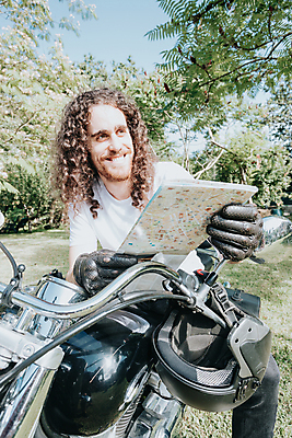 포토 JPG 해외이미지 라이프스타일 장갑 교통시설 휴식 고글 한명 안전 사람 앉기 성인 취미 가로 세명 빛 선글라스 햇빛 미국 힘 기계 재킷 오토바이 잡기 자신감 기다림 승차 헬멧 가죽 비만 명상 준비 각도 위치 팔 무거움 모터 세련 해외포토 1 잡화 감정 안경 교통 컨셉 북아메리카 모션 생활 신체부위 태양 바이크 외투 무게 보호장비 몸매 시설 파일형식 이미지허브