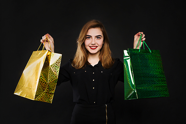 포토 JPG 해외이미지 백인 모델 1 라이프스타일 응시 드레스 여자 행복 백그라운드 가방 선물 한명 미소 사람 성인 여름 스마트폰 뷰티 유행 세일 상점 검은색 흰색 직물 잡기 화려 시장 고객 슛 패키지 소매 고립 쇼퍼홀릭 스타일 해외포토 서양인 시선 잡화 옷 계절 감정 컬러 컨셉 모션 표정 생활 핸드폰 스마트기기 파일형식 이미지허브