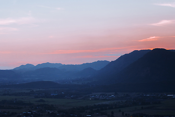 포토 JPG 해외이미지 행복 별 스포츠 여행 컨셉 오렌지 자연 하늘 아침 불 휴가 조명 산 텐트 사람없음 야외 가로 빛 뷰티 우주 어둠 황혼 일몰 캠핑 하이킹 달 농촌 램프 야간 저녁 숲 언덕 산맥 해외포토 주간 자연요소 감정 과일 레저 캠핑도구 노을 시골 생태계 파일형식 이미지허브