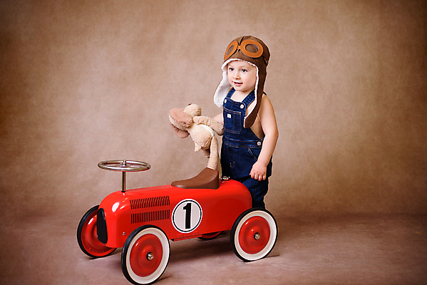 포토 JPG 해외이미지 1 행복 어린이 스포츠 백그라운드 컨셉 크리스마스 겨울 자동차 놀이 성공 주택 창조 선물 한명 사람 소년 빨간색 장난감 우주 놀람 기쁨 꿈 운전 수확 게임 아기 운전사 속도 리더 복고 제트기 팩 해결 슈퍼히어로 승자 특별함 자극 해외포토 레이스천 직업 계절 기념일 남자 감정 육상교통 컬러 농업 모션 비행기 표정 건물 화장품 직물 영웅 파일형식 이미지허브